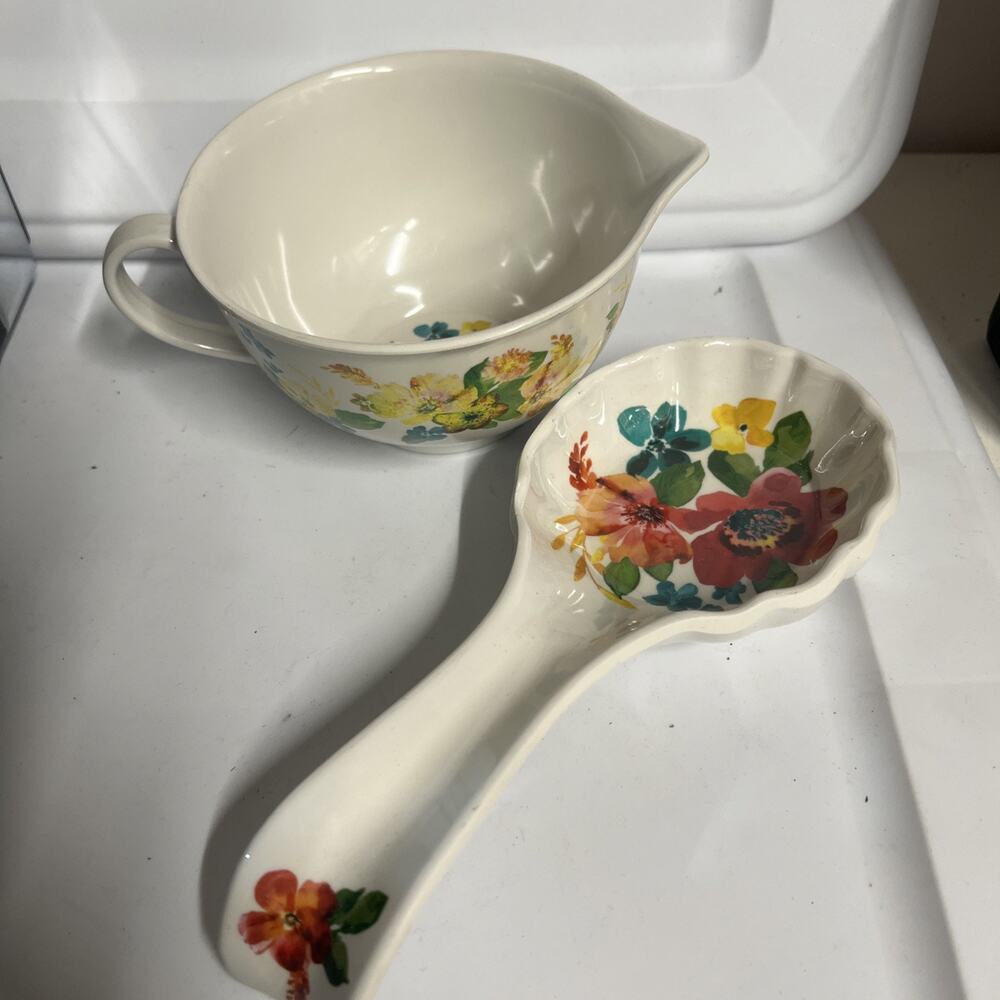 Pioneer Women Spring Bouquet Measuring Melamine 2 Cup Pitcher Rest Spoon